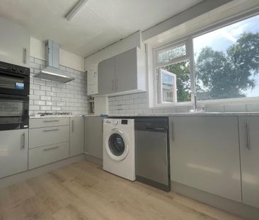 4 bedroom detached house to rent - Photo 6