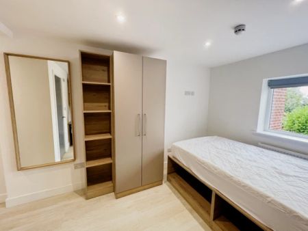 room 2 - Photo 5