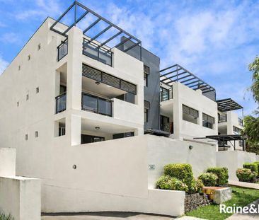 Freshly Updated & Sunlit Apartment in Prime Location - Photo 6