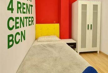 Carrer del Consell de Cent, Barcelona, Catalonia 08011