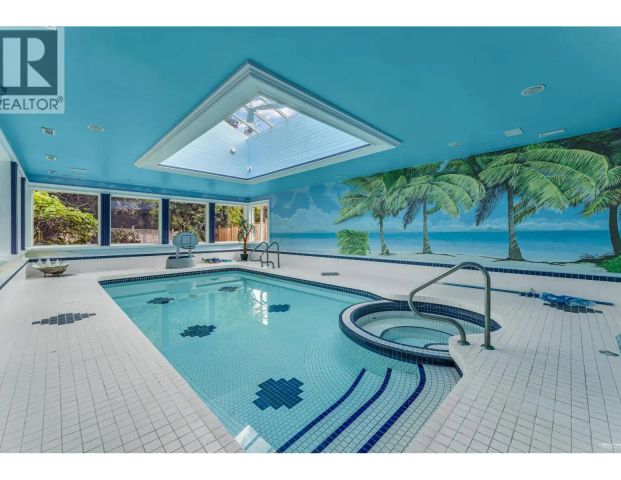 1729 HAMPTON DR — 8 Bedroom - Photo 1