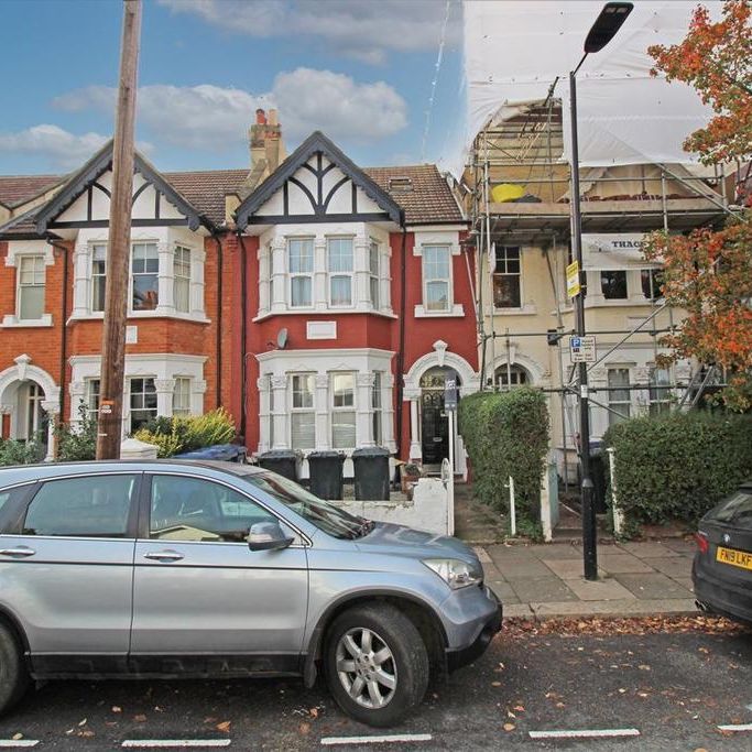 3 bedroom flat to rent - Photo 1