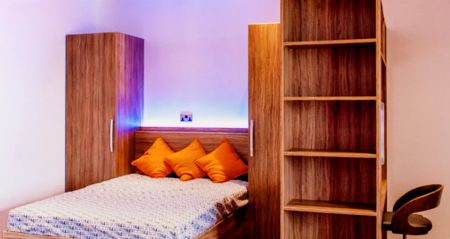 Penthouse Apartment 512 - Photo 2