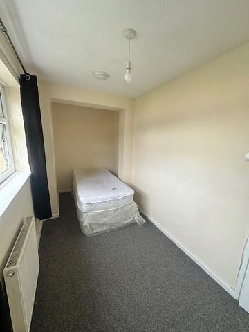 6 bedroom house of multiple occupation to rent - Photo 2