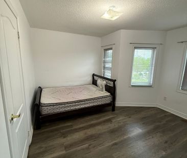 For Lease - 38 Glacier Crescent, Toronto, Ontario - Photo 3