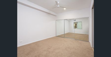 LARGE one bedroom - MUST SEE! - Photo 5