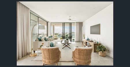 Lakefront Stunner - Executive Apartment with Views - FULLY FURNISHED! - Photo 2