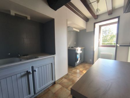 Appartement à louer, RUFFEC - Photo 2