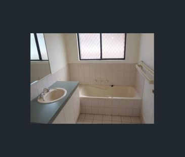 GREAT VALUE FOR MONEY - Broome Style 4x1 - Photo 2