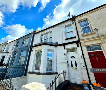 2 bedroom maisonette to rent - Photo 6