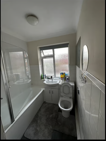 1 bedroom in a house share to rent - Photo 5