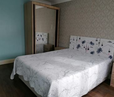 4 Bed Terraced House, Thornhill Gardens, IG11 - Photo 1