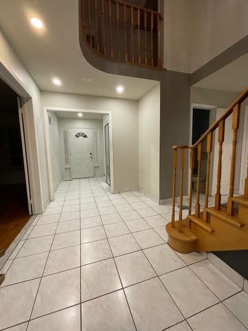 For Lease - 211 Macedonia Crescent Unit# Upper, Mississauga, Ontario - Photo 4