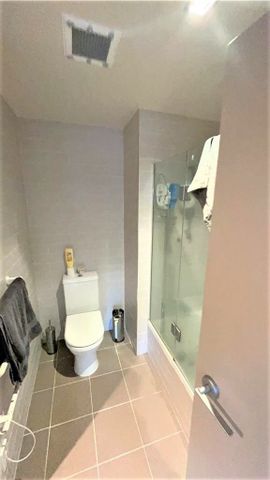 Oversized Two Bedroom Apartment 1st Story - Photo 4