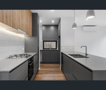 3/6 Gilmour Street, Burwood, Vic 3125 - Photo 1