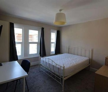 Cromwell Road, Southampton, SO15 - Photo 2