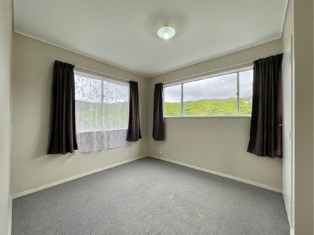 3 Bedroom Unit in Kingston - Photo 3