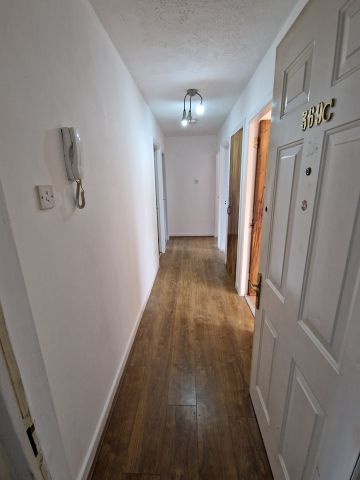 2 Bed Flat, Stretford Road, M15 - Photo 3