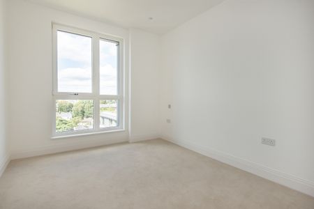 3 bedroom penthouse to rent - Photo 2