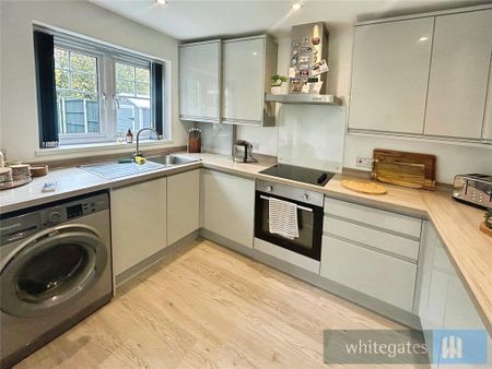 3 bedroom semi-detached house to rent - Photo 3