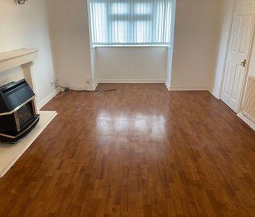 4 bedroom detached house to rent - Photo 2