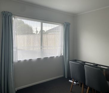 Neat and tidy 2 bedroom in Johnsonville - Photo 3