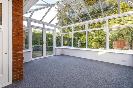 4 bedroom detached house to rent - Photo 4