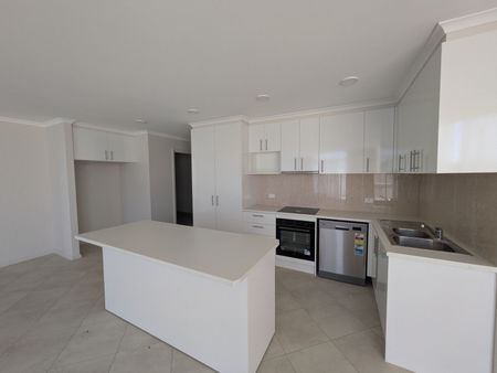 Spacious Two Bedroom Unit - Photo 2