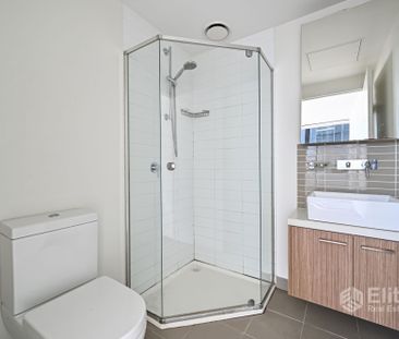 2 Bedroom 2 Bathroom Apartment in Melbourne Star - Photo 4