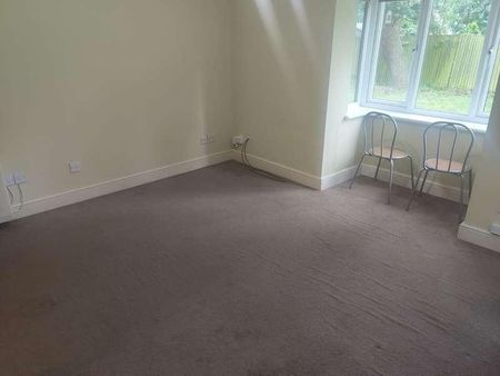 Acorn Grove, Hayes, UB3 - Photo 5