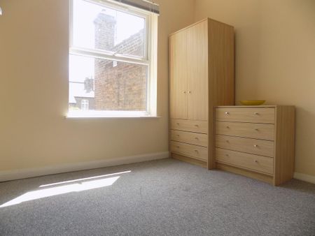 4 bedroom terraced house to rent - Photo 4