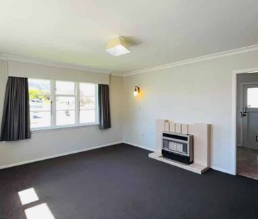 77 Wai-iti Crescent, Woburn - Photo 1