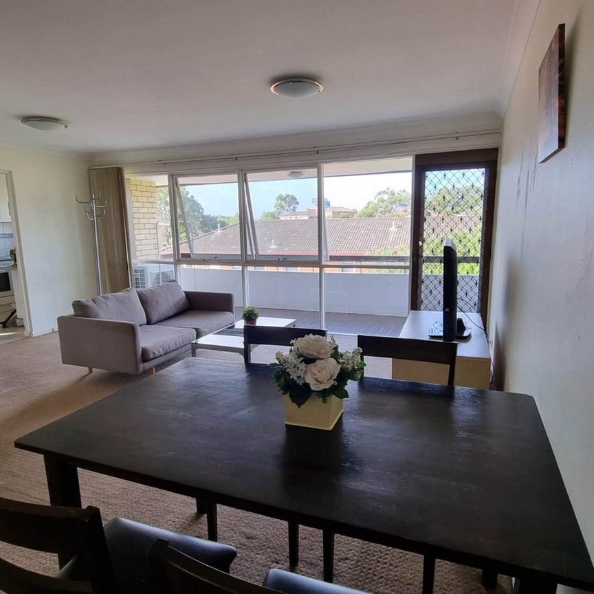 Spacious Furnished 3-Bedroom Apartment - Photo 1