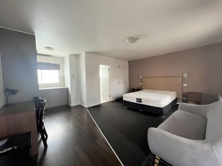 62 Carlisle Street ST KILDA - Photo 2