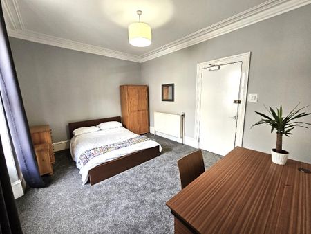 5 bedroom semi-detached house to rent - Photo 5