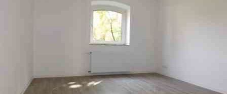 Schöne 2-Raumwohnung im 4. OG mit toller Aussicht... teilrenoviert!!! - Photo 1