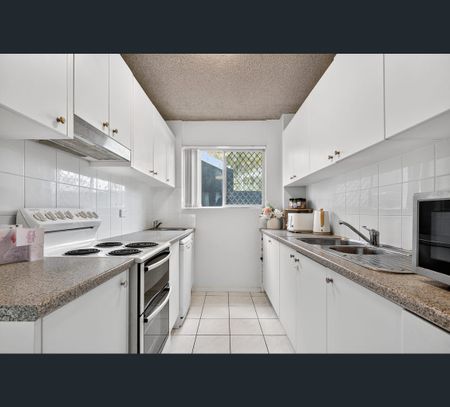 1/89 Petrel Ave, Mermaid Beach, Qld 4218 - Photo 5