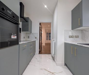 3 bedroom end of terrace house to rent - Photo 4