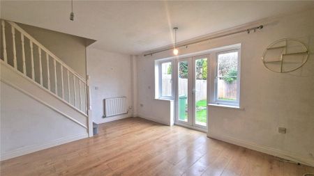 2 bedroom semi-detached house to rent - Photo 2