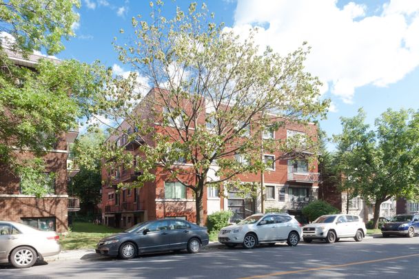 3250 Van Horne - Photo 1