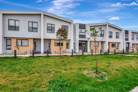 7 Rakia Lane, Fraser Rise VIC 3336 - Townhouse For Rent | Domain - Photo 4