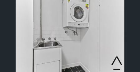 Newly Renovated, Centrally Located, Exclusive, Executive Style One Bedroom Oasis Boasting Panoramic City Skyline Views, Resort Style Facilities - Photo 3