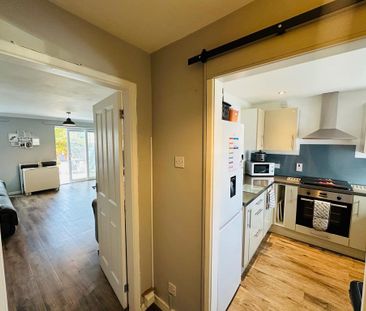 3 bedroom terraced house to rent - Photo 6