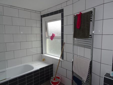 1 bedroom bedsit to rent - Photo 3