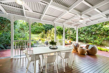 BEAUTIFUL CHARACTER HOME IN DESIREABLE LOCATION - Photo 5
