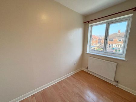 3 bedroom semi-detached house to rent - Photo 2