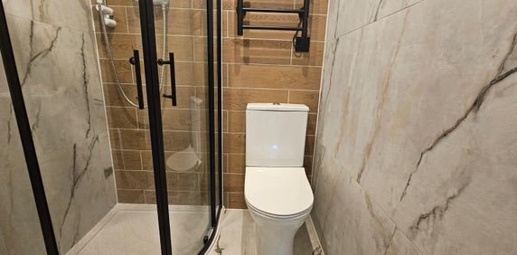 Byron Avenue, Borehamwood WD6, London - Photo 2