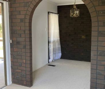 Family Living in Gleniti - Photo 5