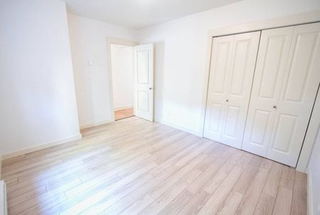 1566 Gordon Ave, West Vancouver - Photo 2