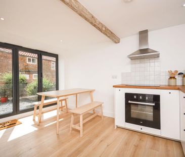 2 bedroom terraced house to rent - Photo 3